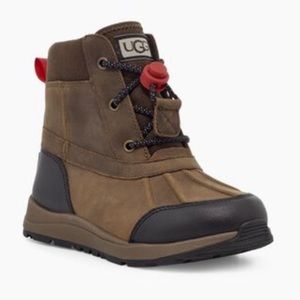 UGG Turlock Leather Weather boot Kids Size: 5